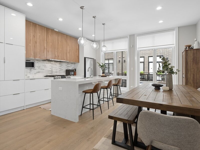 6209 S Ellis Avenue Chicago IL 60637