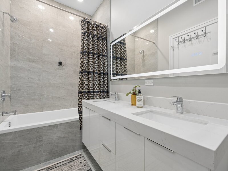 6209 S Ellis Avenue Chicago IL 60637