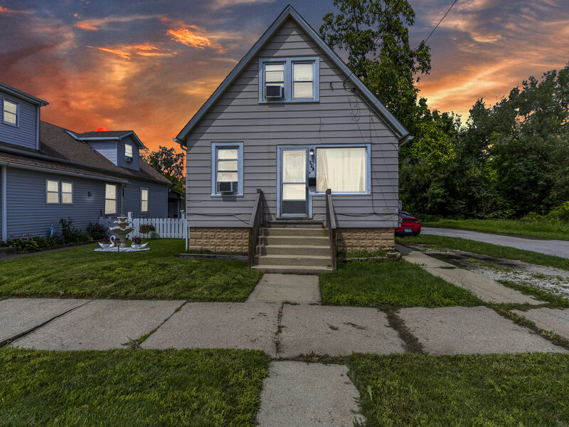 528 E 156th Street Harvey IL 60426