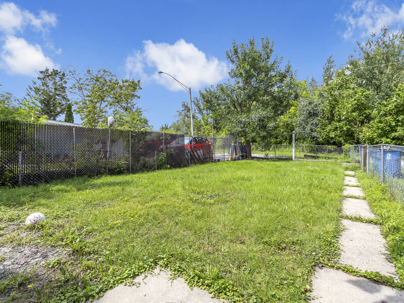 528 E 156th Street Harvey IL 60426