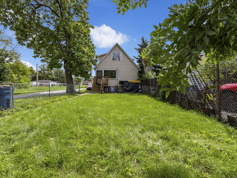 528 E 156th Street Harvey IL 60426