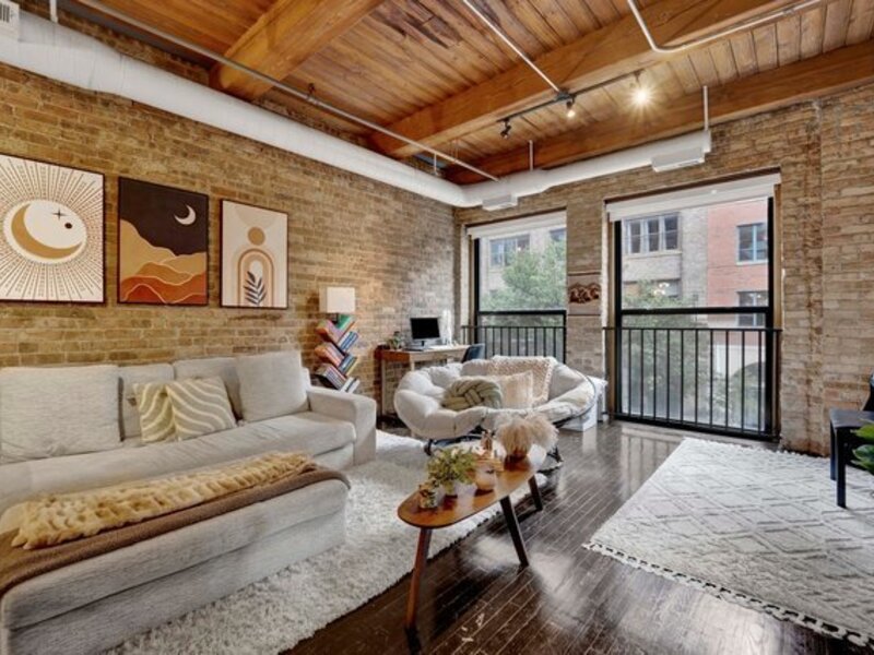 225 W Huron Street Chicago IL 60654
