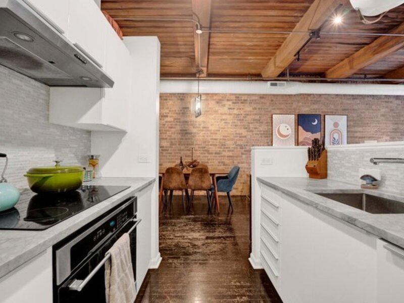 225 W Huron Street Chicago IL 60654