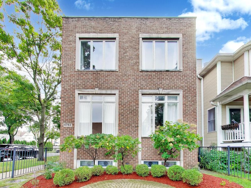 6743 N Oliphant Avenue Chicago IL 60631