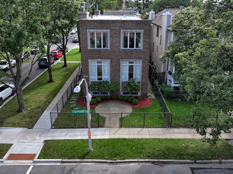 6743 N Oliphant Avenue Chicago IL 60631