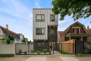 Photo of 932 N Trumbull Avenue Chicago IL 60651