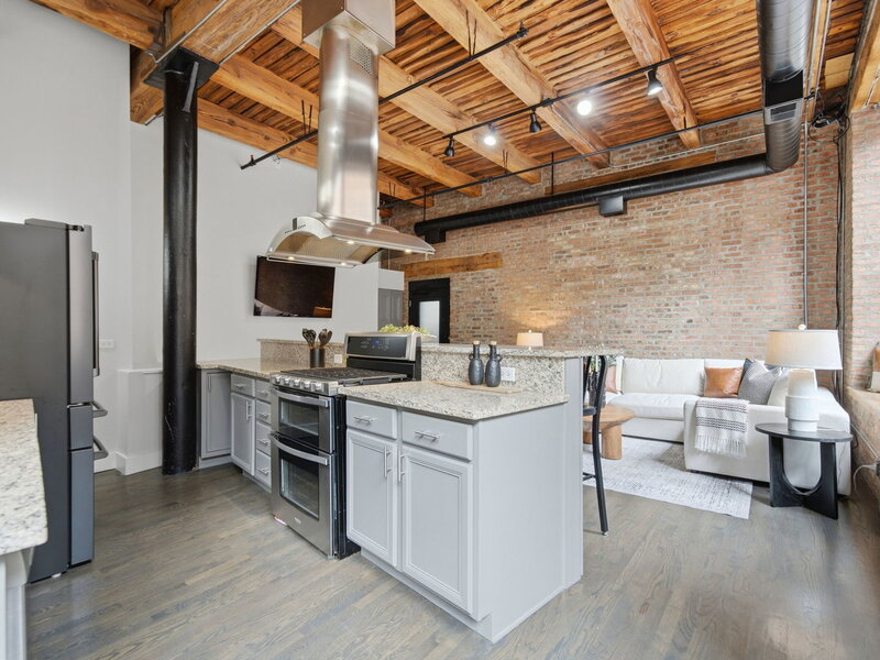 331 S Peoria Street Chicago IL 60607