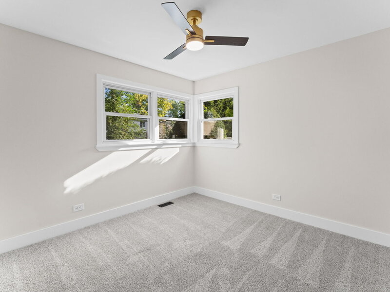 160 Lancaster Lane Des Plaines IL 60018
