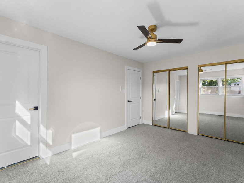 160 Lancaster Lane Des Plaines IL 60018