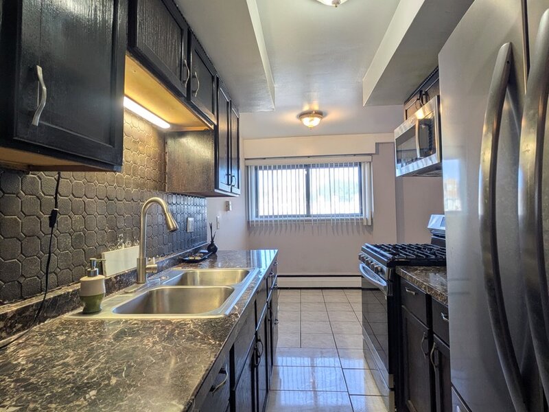 7540 N Ridge Boulevard Chicago IL 60645