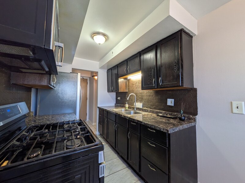 7540 N Ridge Boulevard Chicago IL 60645