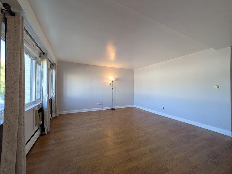 7540 N Ridge Boulevard Chicago IL 60645
