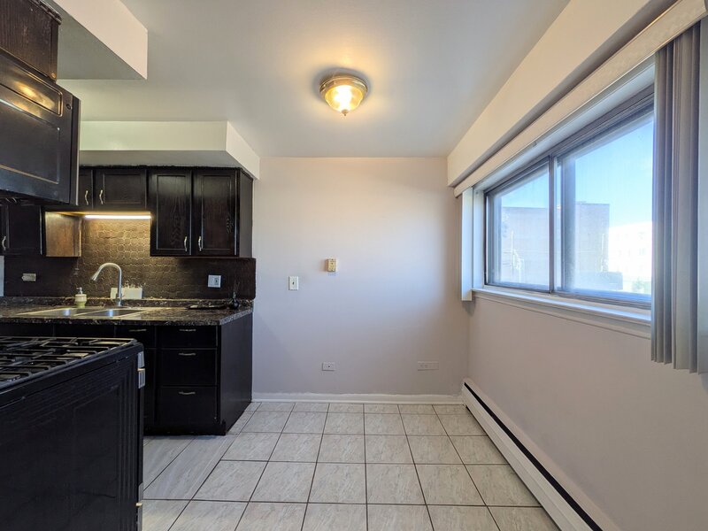 7540 N Ridge Boulevard Chicago IL 60645