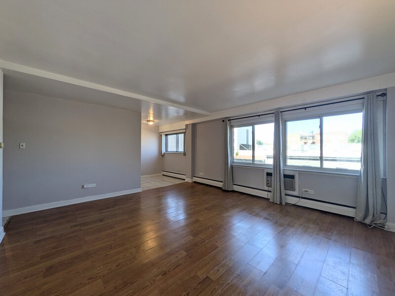 7540 N Ridge Boulevard Chicago IL 60645