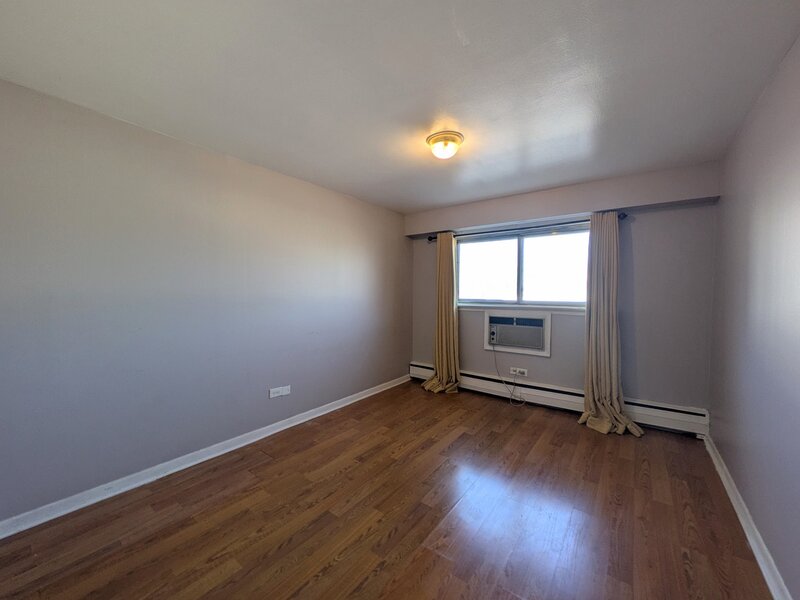 7540 N Ridge Boulevard Chicago IL 60645