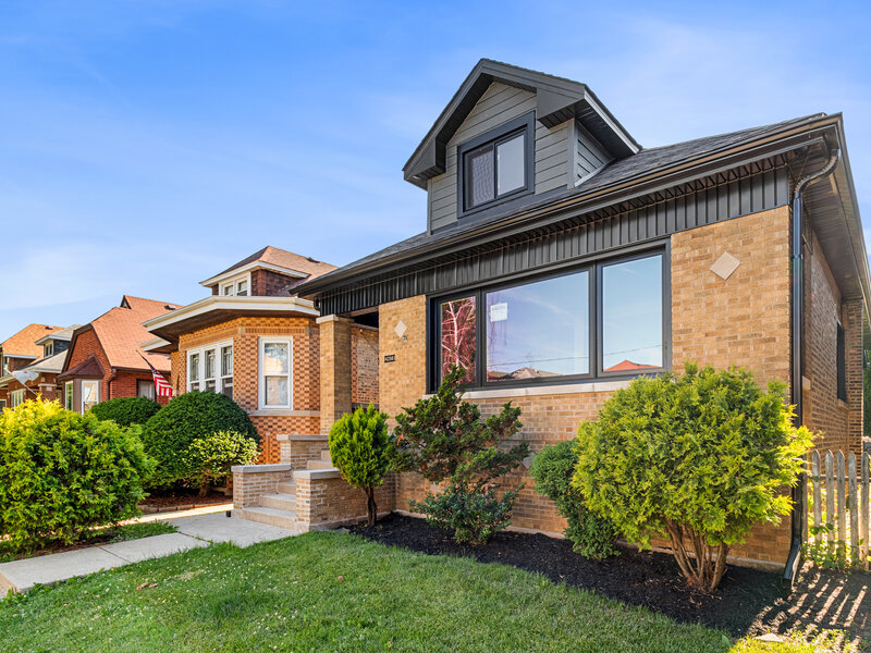 4256 N Monitor Avenue Chicago IL 60634
