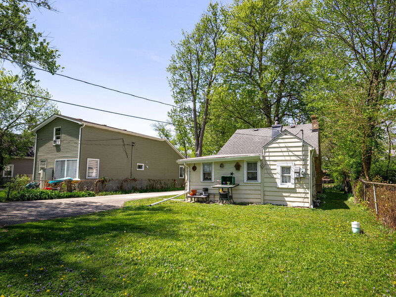 105 Edgewood Avenue Crystal Lake IL 60014
