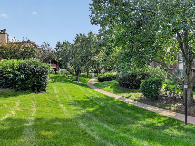 363 Pembroke Lane Glen Ellyn IL 60137