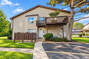 Photo of 1534 Timberwood Court Sycamore IL 60178 Unit 1534