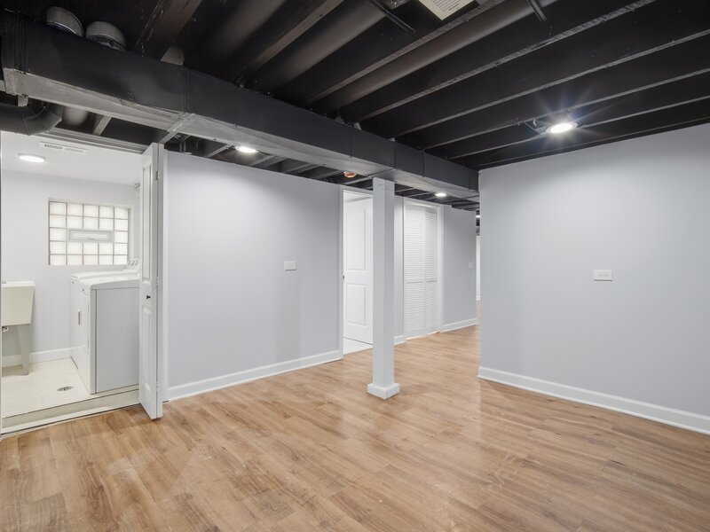 3947 N Neva Avenue Chicago IL 60634