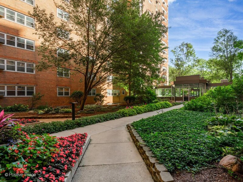 4970 N Marine Drive Chicago IL 60640