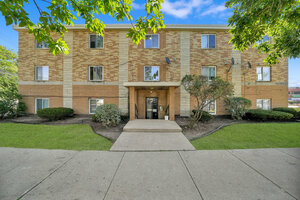 Photo of 5209 S Leclaire Avenue Chicago IL 60638 Unit 1A