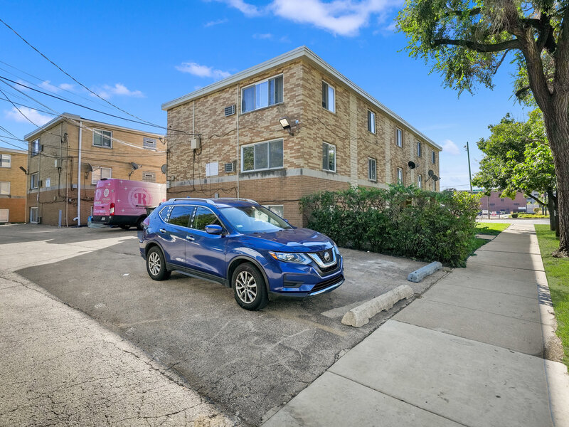 5209 S Leclaire Avenue Chicago IL 60638