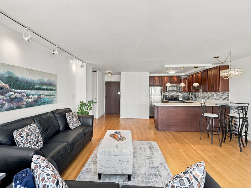 1460 N Sandburg Terrace Chicago IL 60610