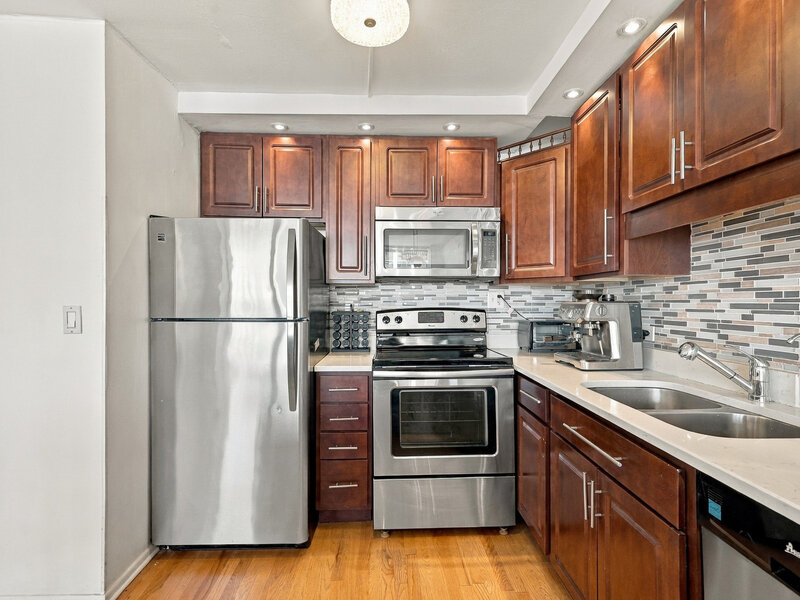 1460 N Sandburg Terrace Chicago IL 60610