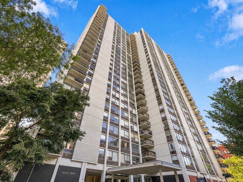 1460 N Sandburg Terrace Chicago IL 60610