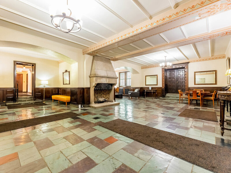 7321 S South Shore Drive Chicago IL 60649