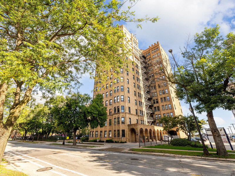 7321 S South Shore Drive Chicago IL 60649