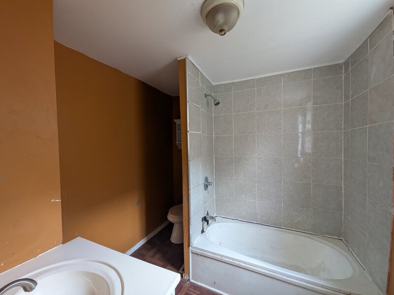 11833 S Harvard Avenue Chicago IL 60628