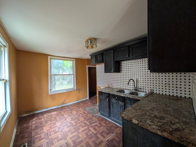 11833 S Harvard Avenue Chicago IL 60628