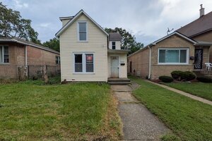 Photo of 11833 S Harvard Avenue Chicago IL 60628