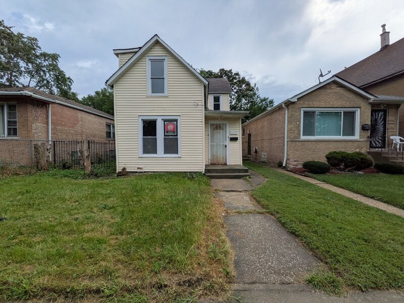 11833 S Harvard Avenue Chicago IL 60628