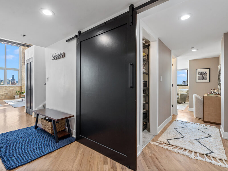 2614 N Clybourn Avenue Chicago IL 60614