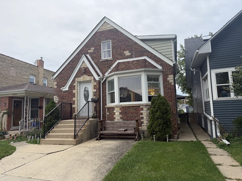 4918 W Winnemac Avenue Chicago IL 60630