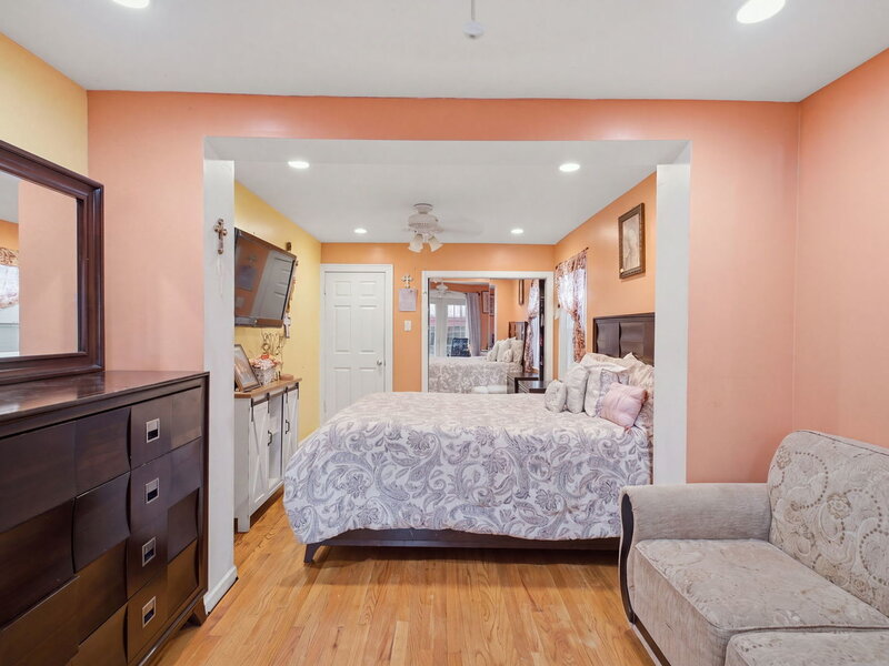 4918 W Winnemac Avenue Chicago IL 60630
