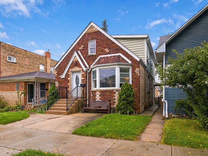4918 W Winnemac Avenue Chicago IL 60630