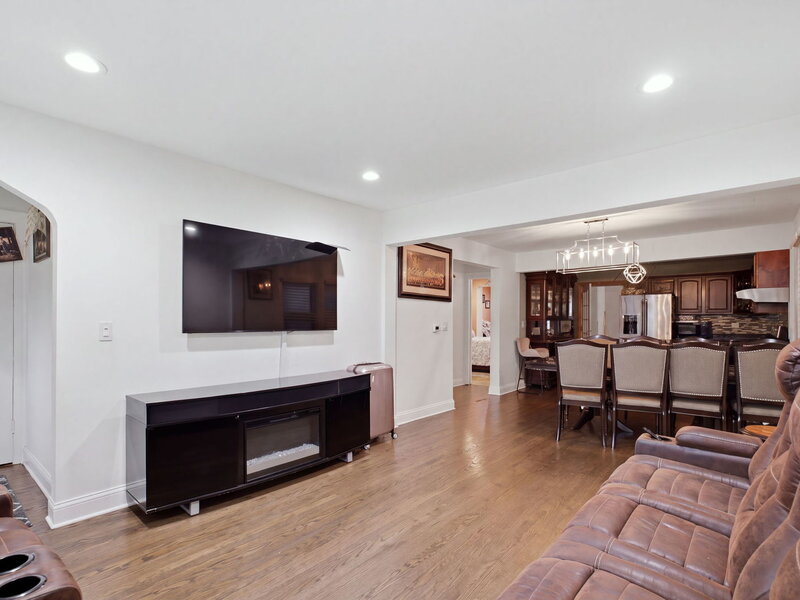 4918 W Winnemac Avenue Chicago IL 60630