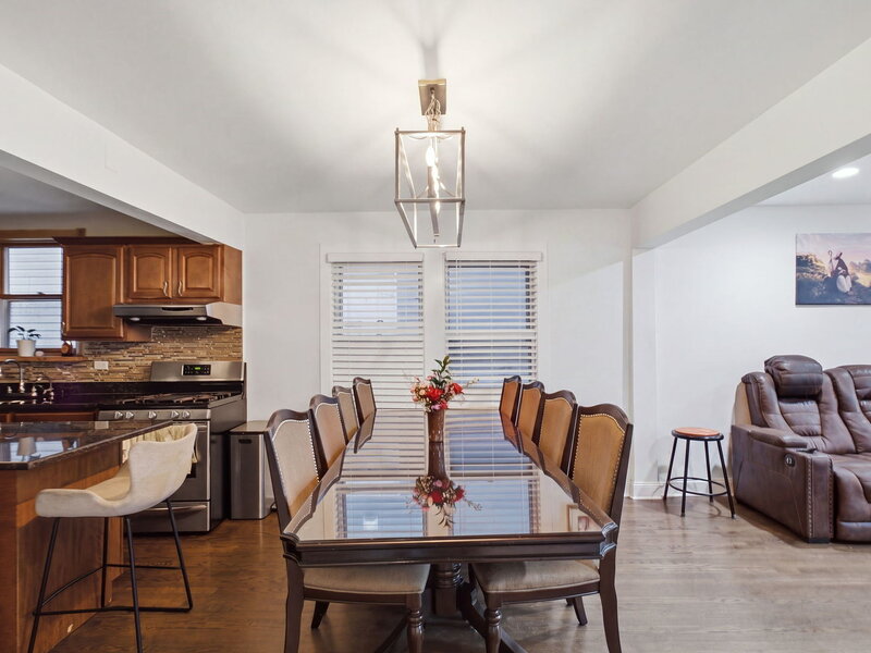 4918 W Winnemac Avenue Chicago IL 60630