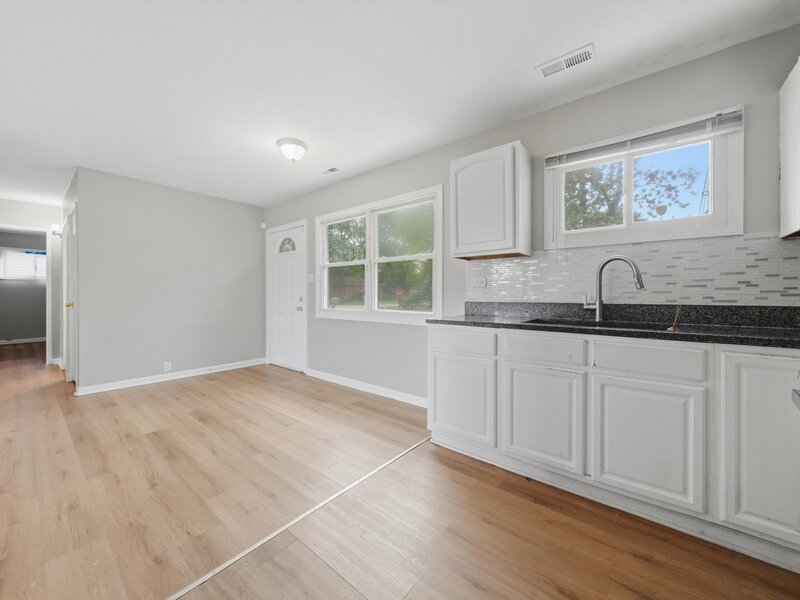 16353 Sawyer Avenue Markham IL 60428
