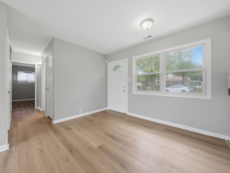 16353 Sawyer Avenue Markham IL 60428