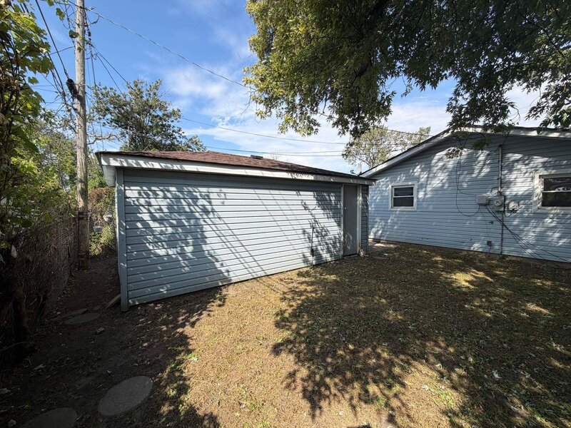 3227 Nelson Avenue Robbins IL 60472