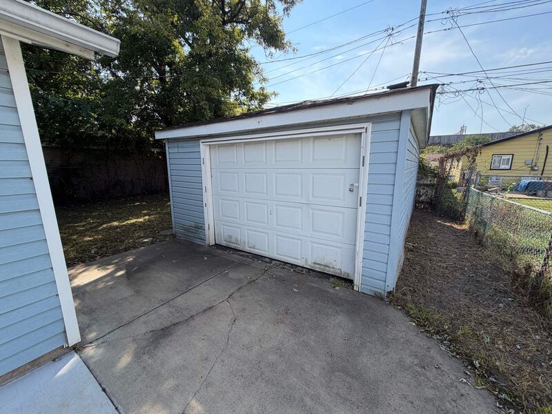 3227 Nelson Avenue Robbins IL 60472