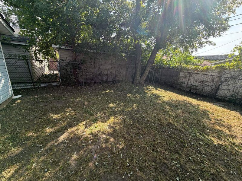 3227 Nelson Avenue Robbins IL 60472