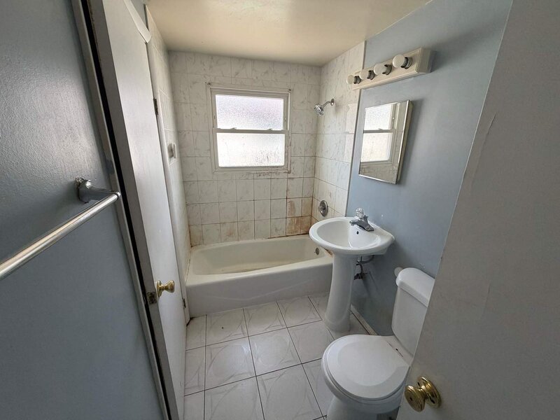 3227 Nelson Avenue Robbins IL 60472