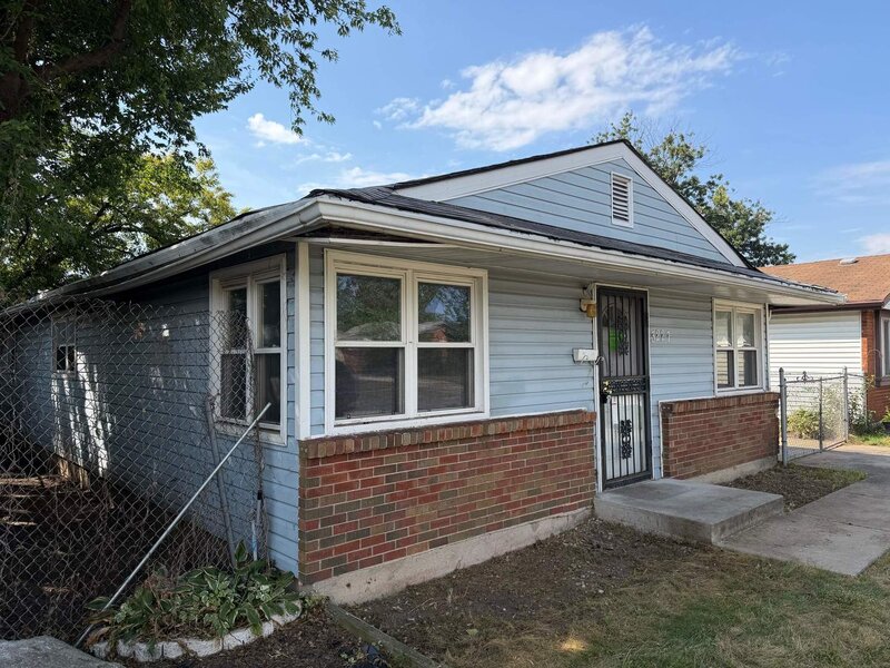3227 Nelson Avenue Robbins IL 60472