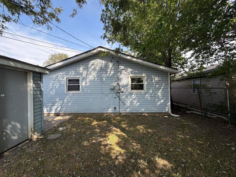 3227 Nelson Avenue Robbins IL 60472